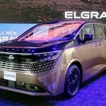 　日産自動車が１６年ぶりに全面改良した大型ミニバン「エルグランド」＝１６日午前、横浜市