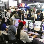 　京都市で開かれた国内最大級のインディーゲームの展示会「ビットサミット」＝５月