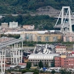 　崩落したイタリア・ジェノバの高速道路高架橋＝２０１８年８月（ＡＰ＝共同）