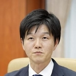 　鈴木憲和農相