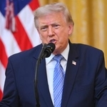 　１６日、ホワイトハウスで演説するトランプ米大統領＝ワシントン（ＡＰ＝共同）