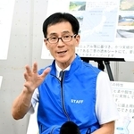 　リニア中央新幹線静岡工区について取材に応じる永長隆昭氏＝６月、静岡県藤枝市