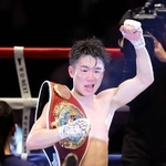 　ＷＢＯスーパーフライ級王座決定戦で判定勝ちし、３階級制覇を達成した寺地拳四朗＝両国国技館