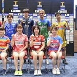 　卓球Ｔリーグの開幕記者会見に臨んだ選手たち＝１７日、東京都内