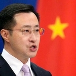 　記者会見する中国外務省の林剣副報道局長＝２１日、北京（共同）