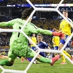 サッカーＷ杯日本-スウェーデン戦の後半、先制ゴールを決める前田大然（中央）＝ダラス（共同）