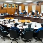 　「副首都」構想関連法案が審議入りした参院沖縄北方・地方特別委＝２２日午前