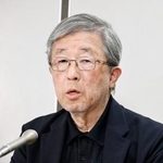 　記者会見する飯村豊さん＝２２日午後、東京・霞が関の司法記者クラブ