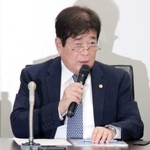 　記者会見する今治造船の檜垣幸人社長＝２３日午後、東京都港区