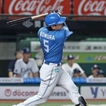　３回日本ハム２死一、三塁、野村が左越えに逆転３ランを放つ＝ベルーナドーム