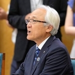 　高市首相との懇談であいさつする全国都道府県議会議長会の蔵内勇夫会長＝２３日午後、首相官邸