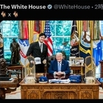 　２３日、米ホワイトハウスのＸに投稿された、トランプ大統領（右）と大リーグ、ドジャースの大谷翔平のツーショット写真。「史上最高」を意味する「ヤギ（ＧＯＡＴ）」の絵文字が添えられていた