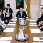 　衆院予算委理事会＝２４日夜、国会