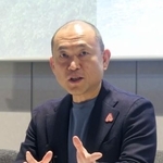 　取材に応じる米民泊仲介大手エアビーアンドビー日本法人の中川晋太郎代表取締役＝６月、東京都中央区