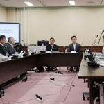 　赤ちゃんポストと内密出産に関する大阪府と泉佐野市の調整会議＝２７日午後、大阪府庁