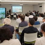 　徳島県立ホールの建設に向け開催された公開プレゼンテーション＝２７日午後、徳島市