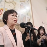 　２９日、台北市内で取材に応じる劉世芳内政部長（中央通信社＝共同）