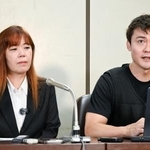 　記者会見する原告の塚原たえさん（左）と代理人の福永活也弁護士＝２９日午前、東京・霞が関の司法記者クラブ