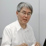 　建設アスベスト訴訟の判決後、記者会見する原告側の位田浩弁護士＝２９日午後、大阪市