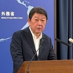 　記者会見する茂木外相＝３１日午後、外務省