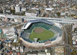 　阪神甲子園球場＝兵庫県西宮市（共同通信社ヘリから）