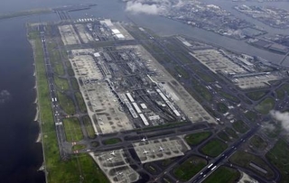 　羽田空港（共同通信社ヘリから）