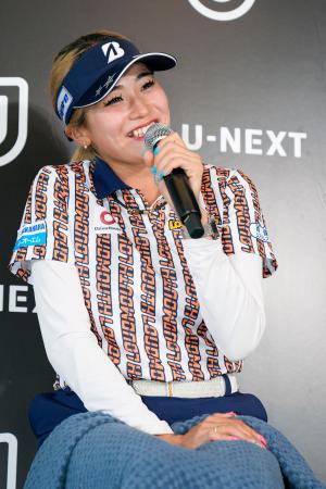 　ゴルフの全英女子オープンでメジャー初優勝を果たし、記者会見する桑木志帆＝４日、東京都内