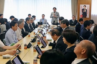 　太平洋クロマグロの資源管理を巡り自民党が開いた会合＝５日午前、東京・永田町の党本部