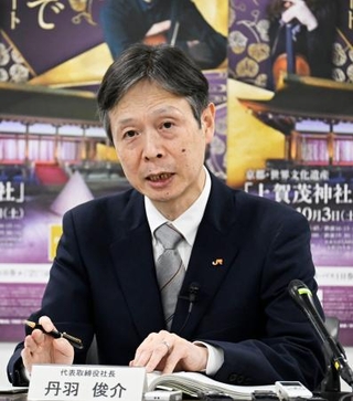 　記者会見するＪＲ東海の丹羽俊介社長＝６日午後、大阪市