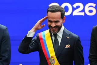 　コロンビア大統領に就任したデラエスプリエジャ氏＝７日、コロンビア・カリ（ゲッティ＝共同）