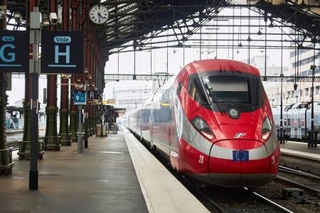 　フランス事業に参入したトレニタリアの列車（ＦＳグループ提供・共同）