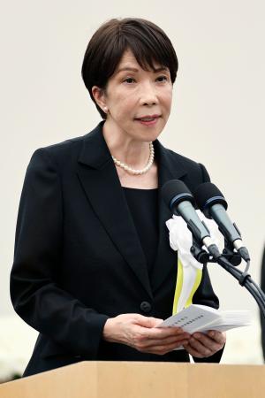 　「長崎原爆犠牲者慰霊平和祈念式典」であいさつする高市首相＝９日午前、長崎市の平和公園