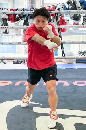 　ＷＢＡミニマム級王座決定戦で世界初挑戦する石井武志＝１４日、横浜市内