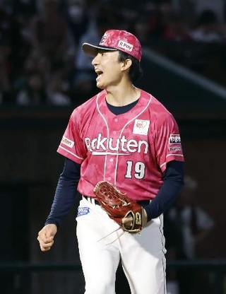 　６回、ロッテ・安田を空振り三振に仕留める楽天・荘司＝楽天モバイルパーク