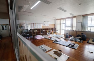 　熊本県氷川町の小学校に開設された避難所＝３日