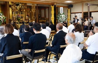 　遺族会が開いた慰霊祭＝２２日、北海道留萌市