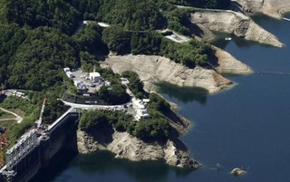 　貯水率が低下している高知県の早明浦ダム＝１９日