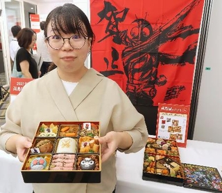 　高島屋が仮面ライダーとコラボした「推し活」のおせち