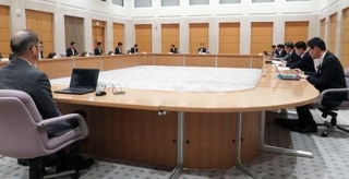 　香川県庁で開かれた渇水対策本部会議＝２７日