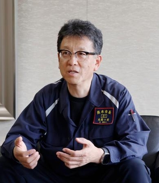 　インタビューに答える熊本市の大西一史市長＝８月２７日、熊本市役所