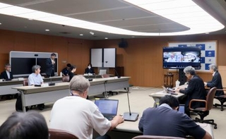 　リニア中央新幹線静岡工区を巡り、ＪＲ東海が講じる環境保全策を確認する静岡市の有識者部会＝３１日午後