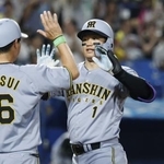 　３回、２ランを放った阪神・森下＝神宮