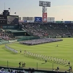 　第１０７回全国高校野球選手権大会の開会式＝２０２５年８月５日、甲子園球場