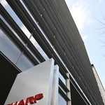 　シャープの本社ビル＝３月、大阪市
