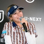 　ゴルフの全英女子オープンでメジャー初優勝を果たし、記者会見する桑木志帆＝４日、東京都内