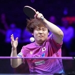 　男子シングルス１回戦でプレーする松島輝空＝横浜ＢＵＮＴＡＩ