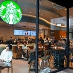 　ソウルにあるスターバックスの店舗＝７月（共同）