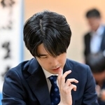 　将棋の第７４期王座戦挑戦者決定戦で、広瀬章人九段に敗れた藤井聡太六冠＝５日夜、東京都渋谷区の将棋会館