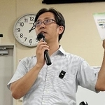 　東京電力福島第１原発廃炉について講演する東洋大の尾松亮客員研究員＝１日、福島市