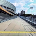 　パロマ瑞穂スタジアムの入り口に通じるスロープ＝名古屋市